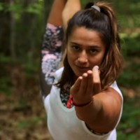 動く瞑想がサーフィンに相通ずるヨガ！マリア・マニュエルの趣味