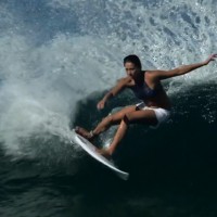 マリア・マニュエルにとってアウターアイランドのマウイ島でのフリーサーフ動画