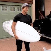 ジュリアン・ウィルソンがミステリーボードを試乗!どのシェイパーのボードが調子が良かったのか?