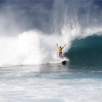 2015年WCTの名シーン7:ケリー/ミック/ジョンジョンのスーパーヒート