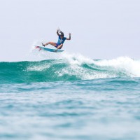 2015年WCTの名シーン1：エアリバースをメイクしたシルヴァナ・リマ