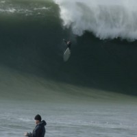 エルニーニョ年で炸裂したマーヴェリックスでのワイプアウト動画@2016