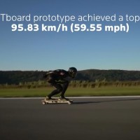 電動スケートボードの世界最速記録でギネス世界記録更新