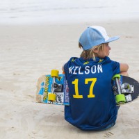 サーフィンをメジャースポーツにすべくWSLがコンテストジャージ販売を開始