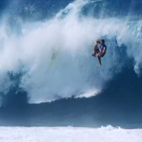 2016年ボルコムプロ@パイプラインで発生したワイプアウト特集動画