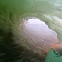 GoPro撮影マスターのベンジ・ブランドがスケルトンベイでバレルをシュート@2016/4/27