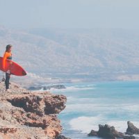 冬のモロッコ!リー・アン・カレンがパーフェクトライトでフリーサーフ