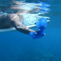 海のゴミをサーフウェアへ！オニールがスタートさせたリサイクルプロジェクト