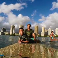 アンソニー&クリスタルのウォルシュ家が家族で楽しむビーチタイム@ハワイ