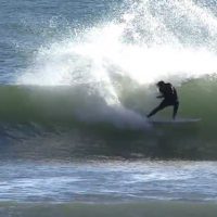 パワーサーフィンが際立つデーン・レイノルズの新旧フリーサーフ動画@カリフォルニア