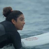 13歳サーファーガールが15フィートにチャージ!ペルーから生まれるムーブメント