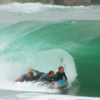 ジェイミー・オブライエンが今度はゴムボートでザ・ウェッジにチャージ