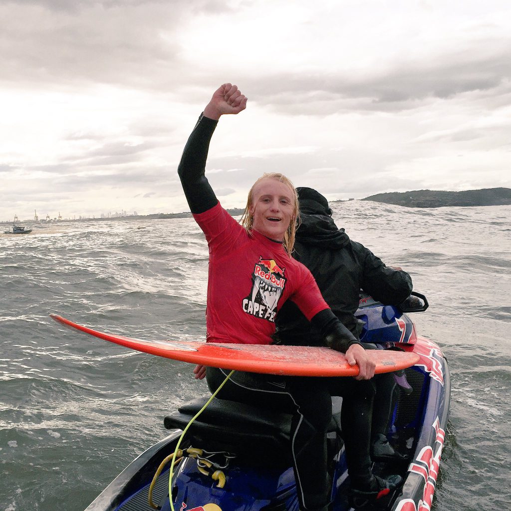 WCTサーファーもストーク！ビッグウェイブイベント「レッドブル・ケープ・フィア＠2016」