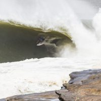 必見イベント!2016年「レッドブル・ケープ・フィア」が異次元スウェルで4ヒートのみ開催