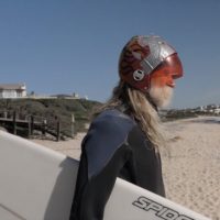 サーフィンヒッピーという生き方を40年以上貫く69歳のブルース・ゴールド