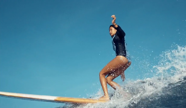 レンボンガン島セッションがメインの韓国サーファーガールのバリ島トリップ サーフィン動画ニュース World Surf Movies