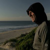 昨年のシャークアタックを乗り越えミック・ファニングがJベイで一年振りにサーフ