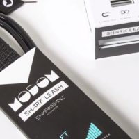 サメ除けリストバンド「シャークバンズ」を内蔵させたリーシュコード「シャークリーシュ」