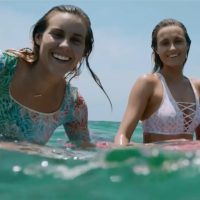 アラナとレイラがサリナクルス（メキシコ）でファンウェイブをスコア