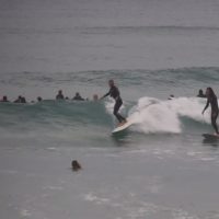 ハリソン・ローチとザイ・ノリスが波を分け合うシェアライド＠ヌーサヘッズ