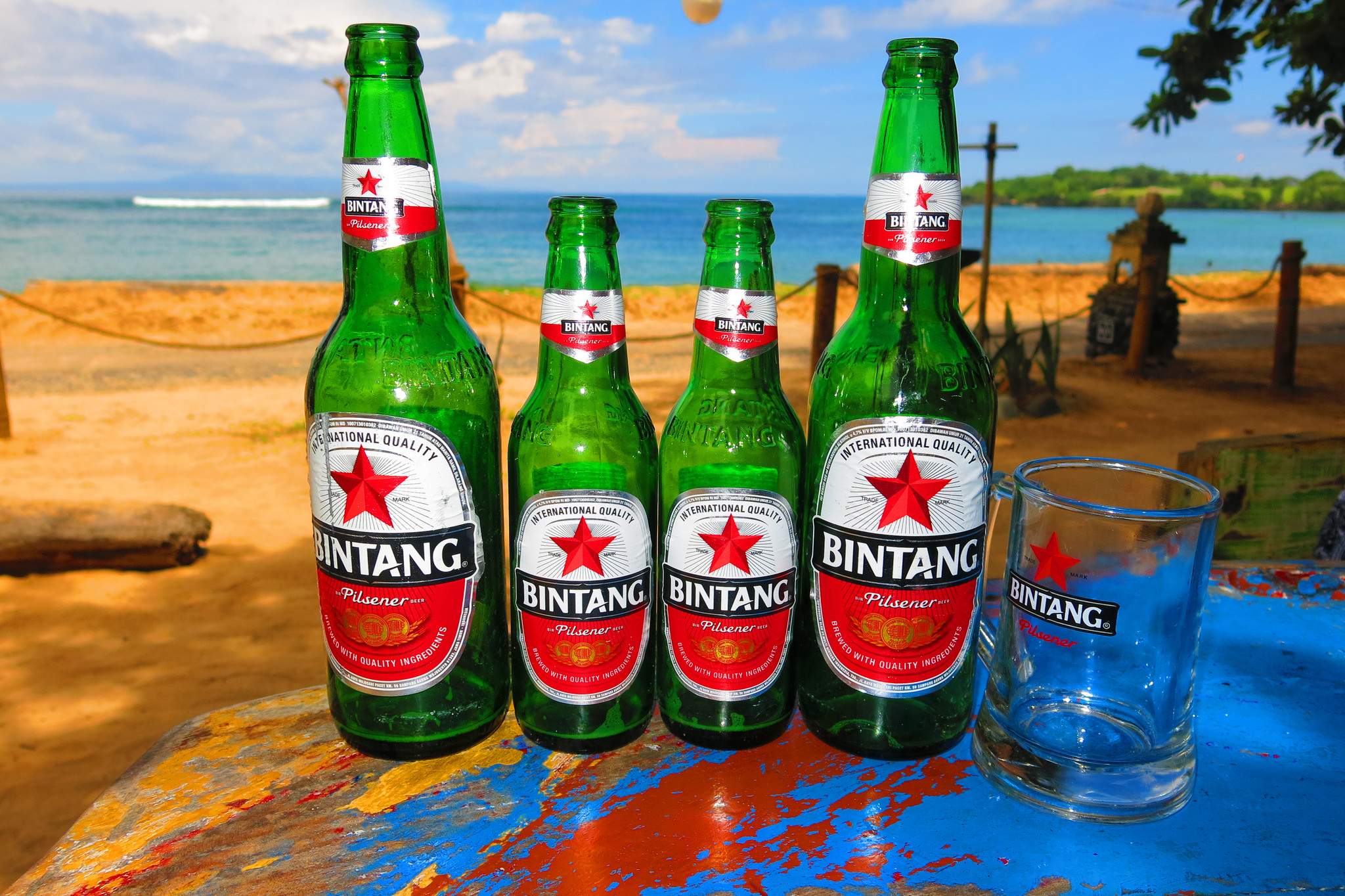 バリ島 インドネシア でビールが飲めなくなるかも アルコール禁止法案について World Surf Movies