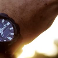 タイドチャートなど必要最低限を備えたGショックのサーファー向け腕時計「GAX-100」