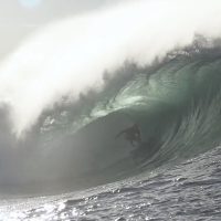 タヒチイベント前にカイ・オットンがチョープー似のスラブでフリーサーフ@オーストラリア