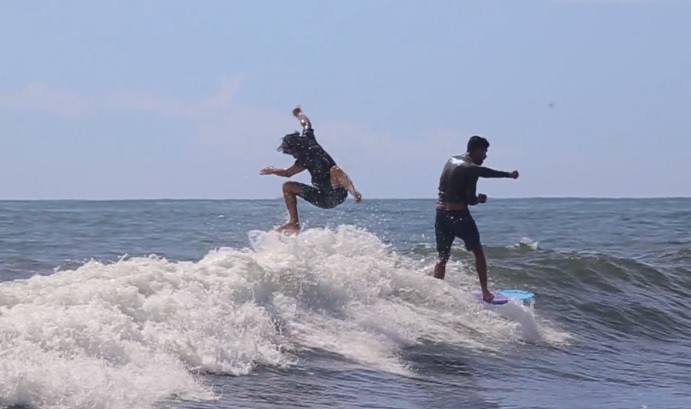 2 Kooks Catch Surf