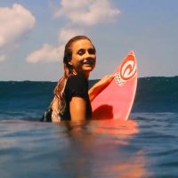 アラナ・ブランチャードとディミティ・ストイルのフリーサーフ@バリ島(インドネシア)