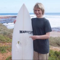 イルカが体当たり！？西オーストラリアで起こったドルフィンアタック