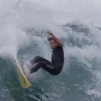 ビンテージボードなどでクルーズするノア・ディーンのフリーサーフ動画@オーストラリア