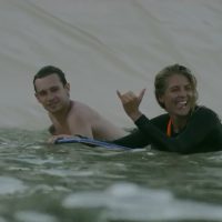 豪ミュージシャン「フルーム」がケリーのウェイブプールへ！ステフも再訪問で圧巻のバレル