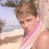 ケリー・スレーターが14歳と18歳の頃の貴重なサーフィン映像