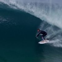 ツアー引退後のタジ・バロウの動向とホームでの最新フリーサーフ動画