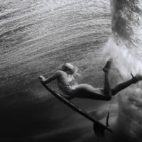 モルディブを訪れたローラ、アレッサ、イザベラのビラボンウイメンズ