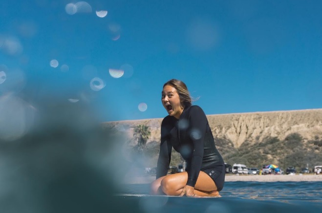 5年以上毎日サーフィンを続けたカリフォルニアのサーファーガールのストーリー サーフィン動画ニュース World Surf Movies