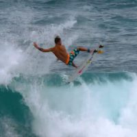 リーフライダーによる16/17年シーズンのフリーサーフ動画@オアフ島オフザウォール