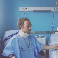 ケパ・アセロがホームブレイクのムンダカで首の骨などを折る重傷