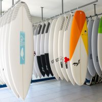 新品ボード購入前に試乗が可能!ポルトガルのサーフショップ「Magic Board Center」