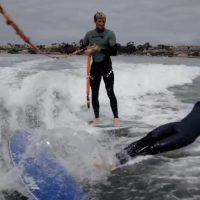 カージーやシーバスがカリフォルニアでボートサーフィン！波がない時のプロサーファーの遊び