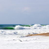 ミック・ファニングがライトのパーフェクトバレルを貸切サーフ＠サーチトリップ