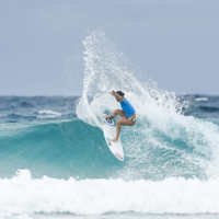 厳しいコンディションでスタート!2017年CT初戦「クイック&ロキシープロ」初日