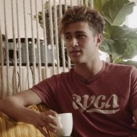 日常がサーフトラベルとなっているフリーサーファーのルーク・デイヴィス