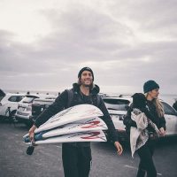 ニッキ・ヴァン・ダイクとオーウェン・ライト!リップカールのライダー紹介動画