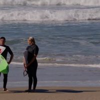 現CTランクトップのマット・ウィルキンソン!Jベイ前にプロ仲間とホームでフリーサーフ