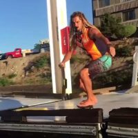 陸から水へのボードトランスファー！オースティン・キーンの斬新なアイディア