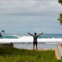 キャンプスタイルのサーフトリップ!ミカラ・ジョーンズがパプアニューギニアへ