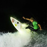 アングレット(フランス)で開催された2017年ナイトサーフィンイベント「Surf de Nuit」