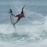 フィリペ・トレドによるローワーズ(カリフォルニア)とモルディブでのフリーサーフ動画