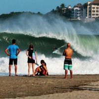 真夏のパドルインビッグバレルセッション!メキシコのプエルト・エスコンディード